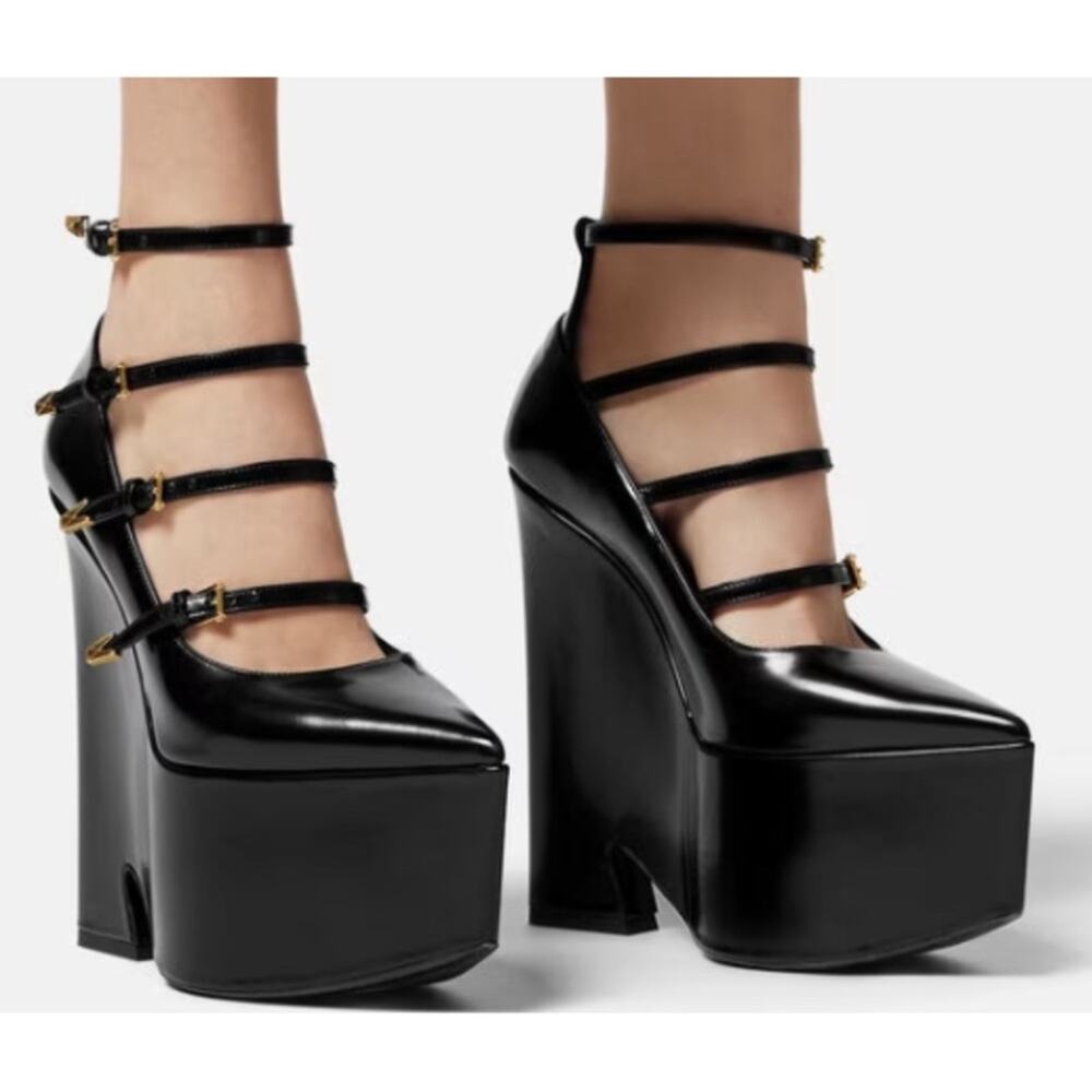 VERSACE Tempest Calf Leather Black Platform Pumps with Gold Hardware Size 39 - Picture 4 of 16